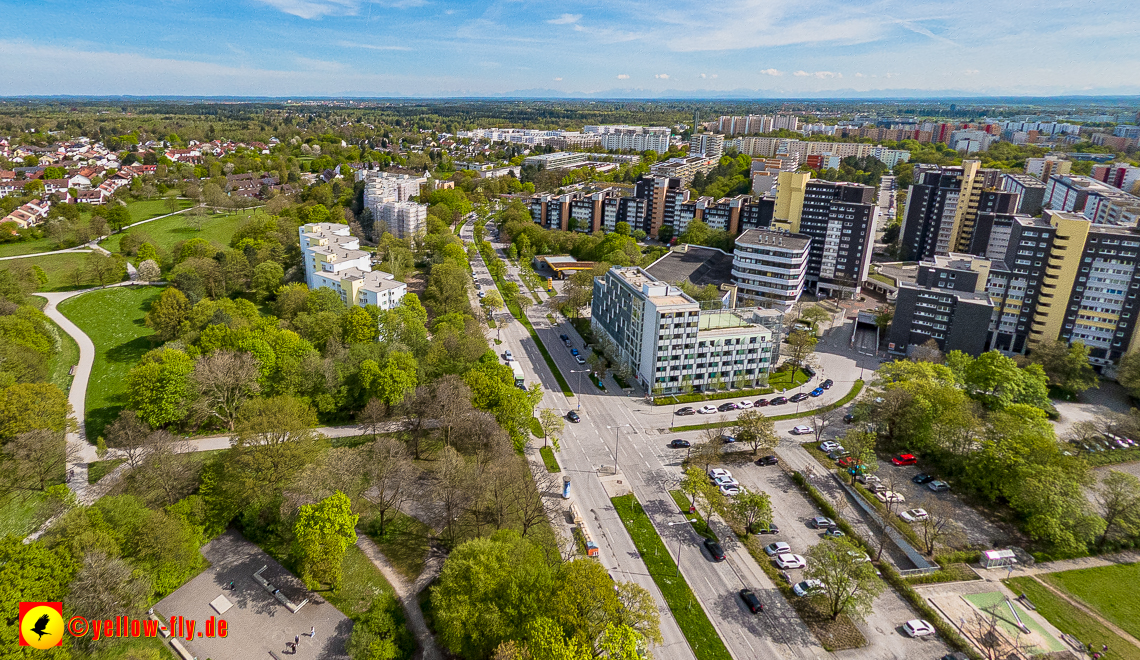 04.05.2023 - Luftbilder vom Marx-Zentrum uns seiner Umgebung in Neuperlach
